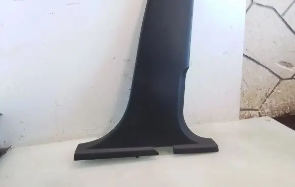 Skoda Octavia Mk2 (1Z) (B) pillar trim (bottom) 1Z0867282