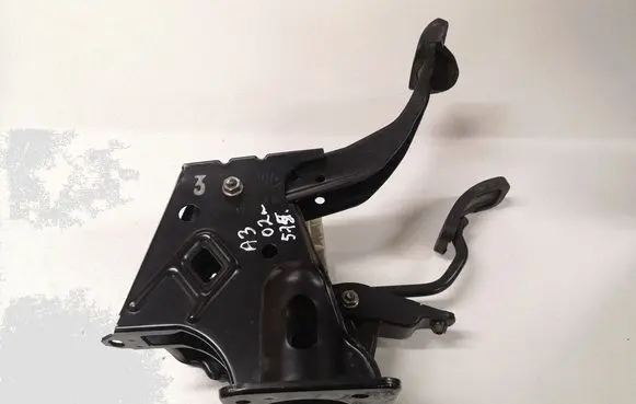 Audi A3 S3 8L Pedal assembly 1J1721111A