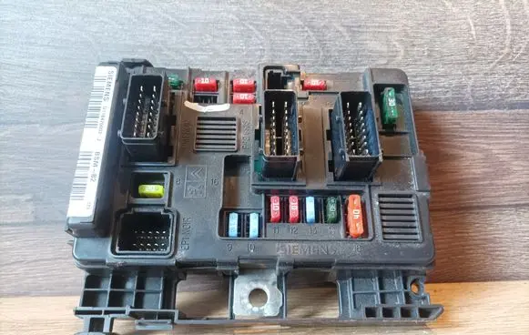 Citroen Berlingo Fuse module U118470002J