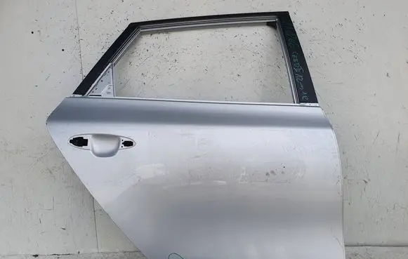 KIA Ceed Rear door