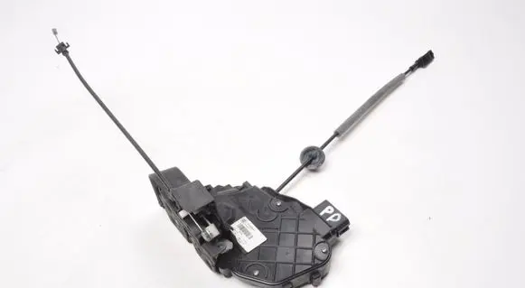 Volvo V70 Front door lock 31253674