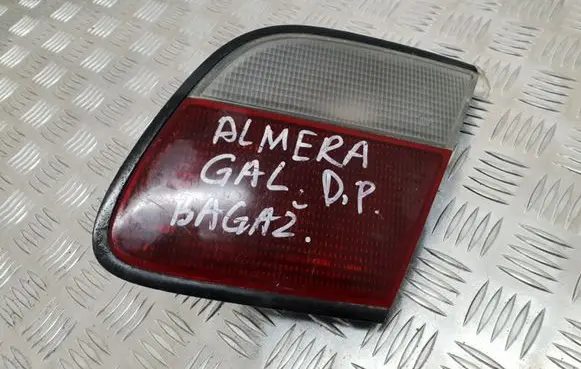 Nissan Almera Tailgate rear/tail lights 4728B