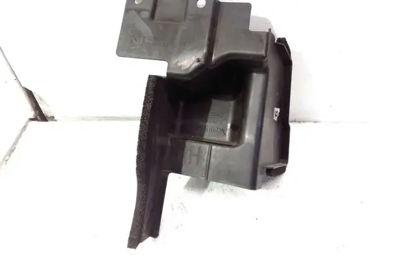 Nissan Qashqai Other engine bay part 62822BB50A