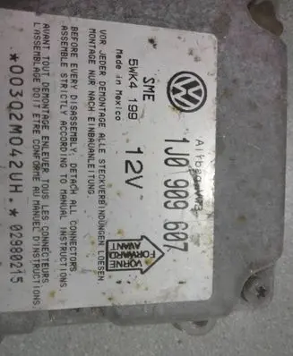 Audi A4 S4 B5 8D Airbag control unit/module 1J0909607 02980215 5WK4199
