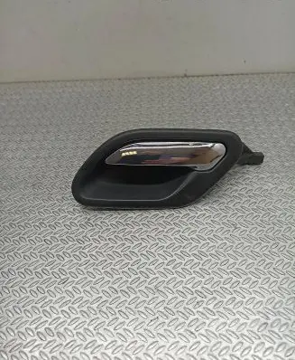 BMW 5 E39 Front door interior handle 8226049