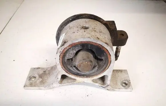 Nissan Murano Z50 Engine mount bracket