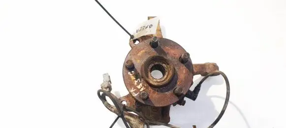 Toyota Avensis T220 Front wheel hub