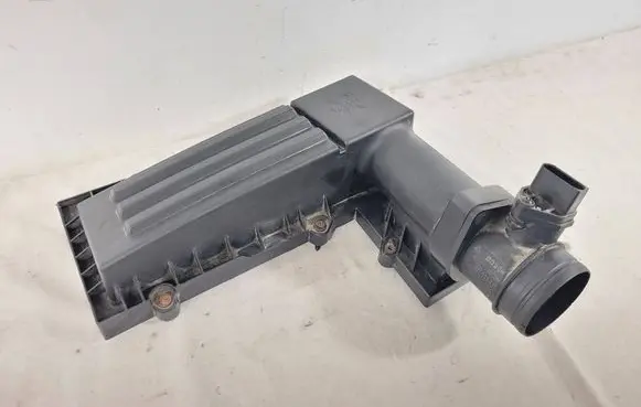 Volkswagen Golf V Air filter box 1K0129620