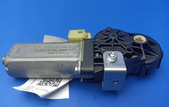 BMW 7 E65 E66 Seat adjustment motor 8316668 0390201972
