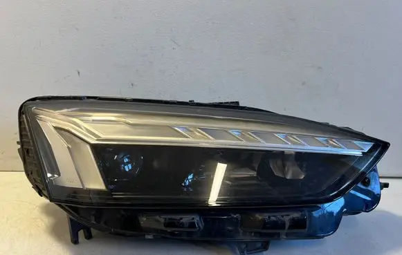 Audi A5 Headlight/headlamp 8W6941040A