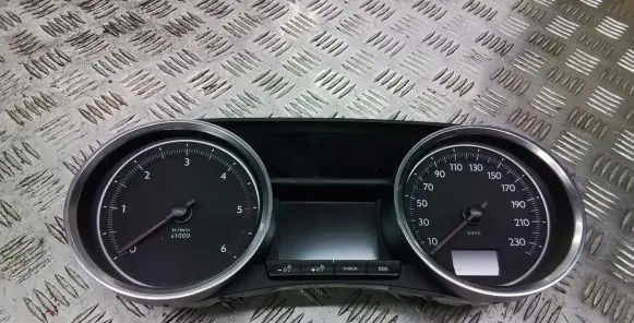 Peugeot 508 RXH Speedometer (instrument cluster)