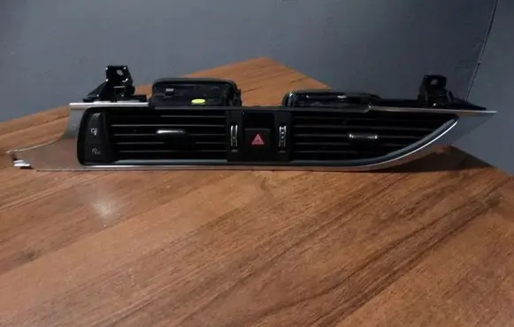 Audi A7 S7 4K8 Dash center air vent grill 4G1820951