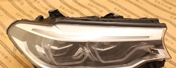 BMW 5 G30 G31 Headlight/headlamp 7439210-01