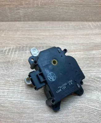 Toyota Yaris Air flap motor/actuator 0637007900