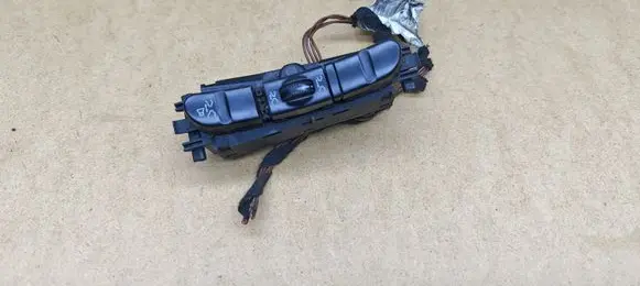 Mercedes-Benz CLK A209 C209 Other switches/knobs/shifts 2038211479