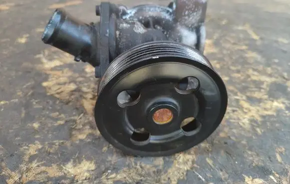 Suzuki Grand Vitara II Water pump 1740078892