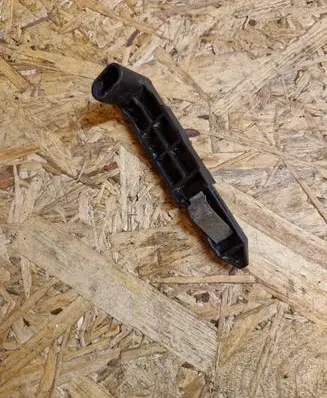 Headlight/headlamp mounting bracket