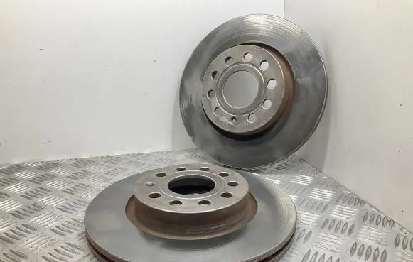 Volkswagen Jetta VI Front brake disc