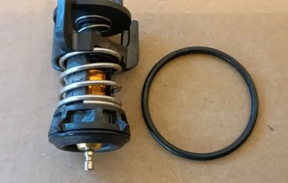 Volkswagen Touran III Thermostat 04L121026L TH727592J