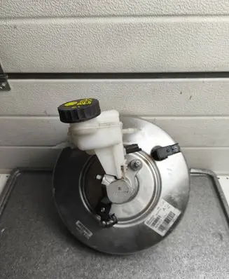 Peugeot 5008 Brake booster 9807687080 0204821381 30084626502