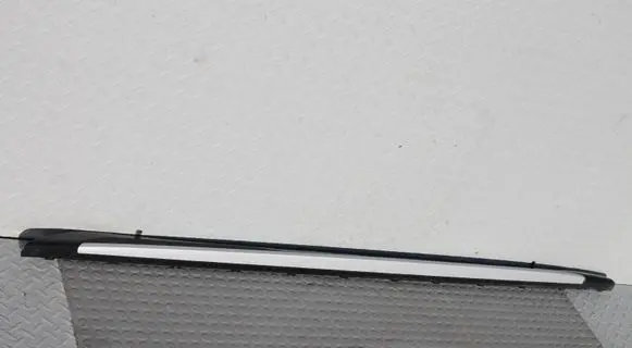 Front sill (body part)
