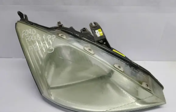 Ford Focus Headlight/headlamp XS4113005