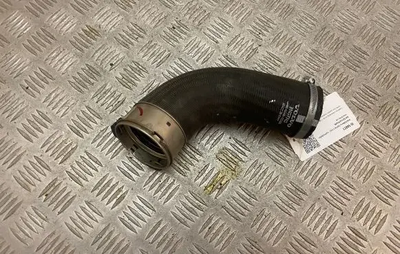 Volvo XC90 Intercooler hose/pipe 31657743