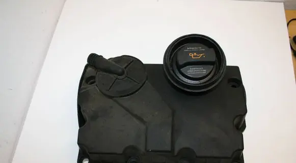 Volkswagen Polo Rocker cam cover 045103475C 043103469