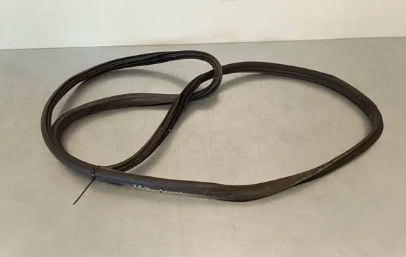 Skoda Yeti (5L) Front door rubber seal 