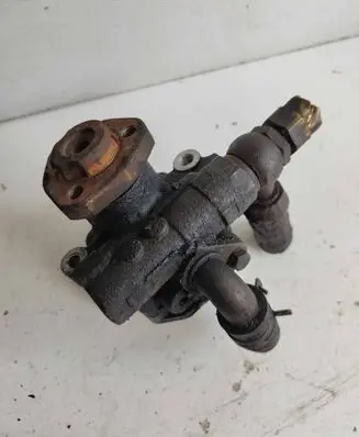 Volkswagen Golf IV Power steering pump 1J0422151B
