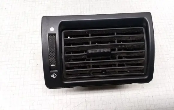 Ford Mondeo Mk III Dashboard side air vent grill/cover trim