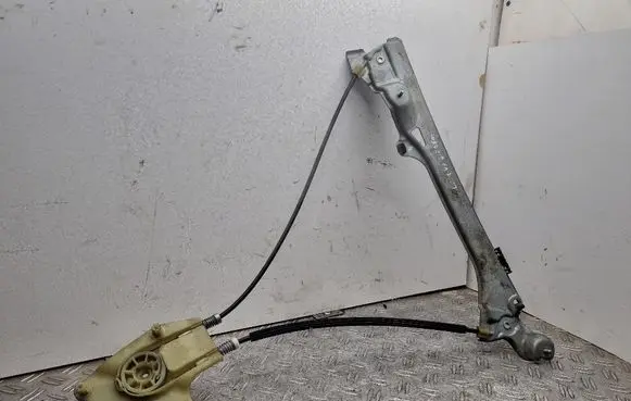 Renault Laguna III Rear window lifting mechanism without motor 827010001R 989696103