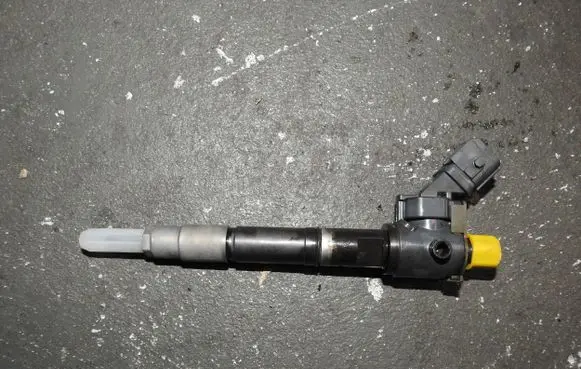 Volvo S60 Fuel injector 31336878 VEA13-2370010-CAA