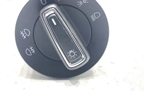 Skoda Superb B8 (3V) Other switches/knobs/shifts 3V0941431