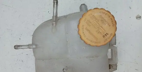 Opel Zafira A Coolant expansion tank/reservoir 