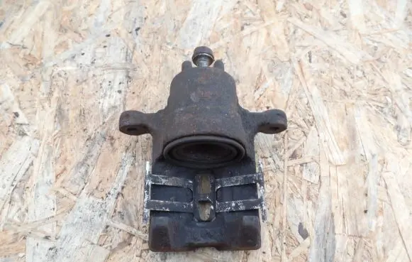 Honda FR-V Rear brake caliper
