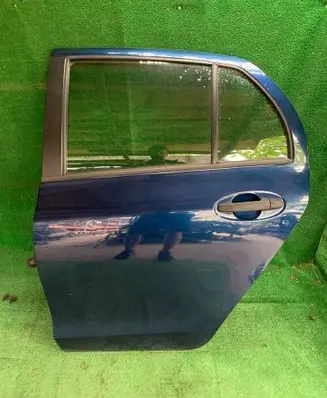 Toyota Yaris Rear door