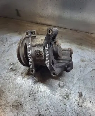 Nissan X-Trail T30 Air conditioning (A/C) compressor (pump)