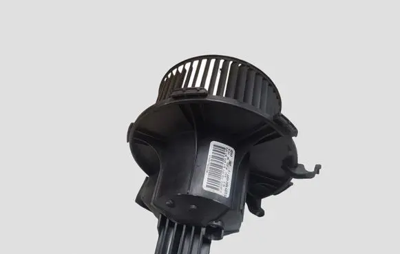 Opel Zafira B Heater fan/blower D8087 A3370