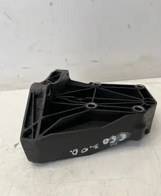 BMW 5 E60 E61 A/C compressor mount bracket 7792202