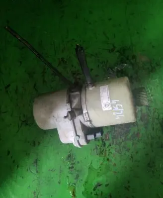 Skoda Fabia Mk2 (5J) Power steering pump