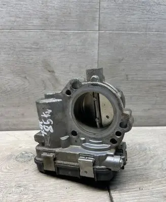 Volkswagen Golf VII Throttle valve 04c133062c