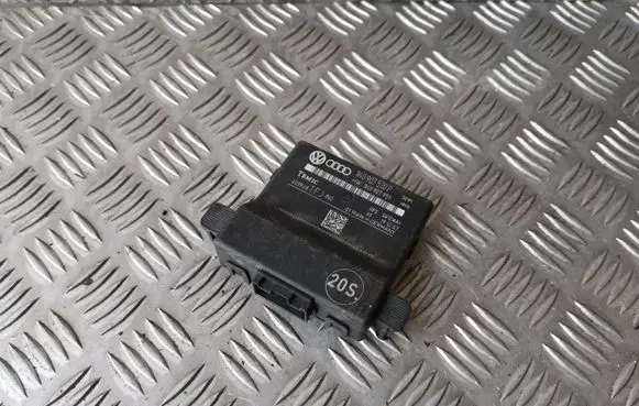 Audi A3 S3 8P Gateway control module 1K0907530P 1K0907951