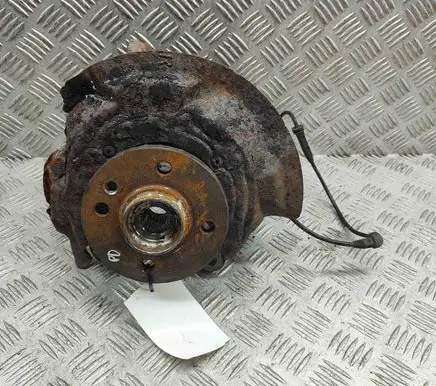 Mini One - Cooper Clubman R55 Front wheel hub 6779796
