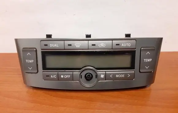 Toyota Avensis T250 Interior fan control switch 5590205060 4909