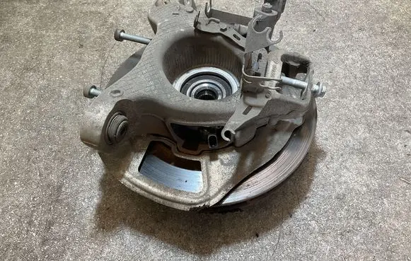 Audi e-tron Rear wheel hub 971505435