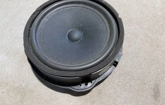 Audi Q3 F3 Front door speaker 83A035415A