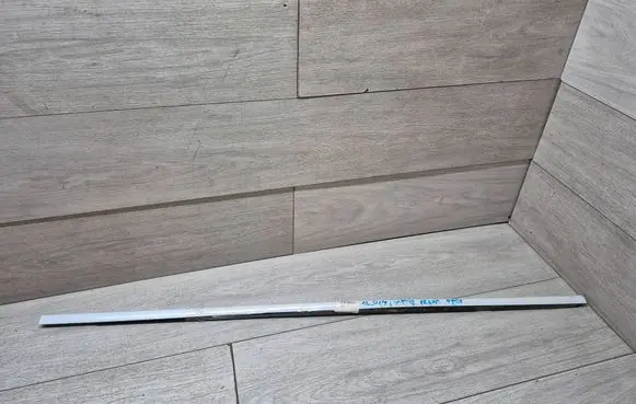 Renault Captur II Front door trim (molding) 808208061R