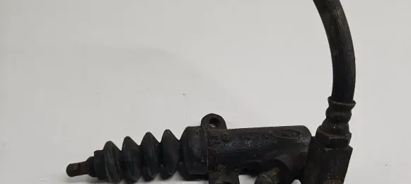 Clutch slave cylinder