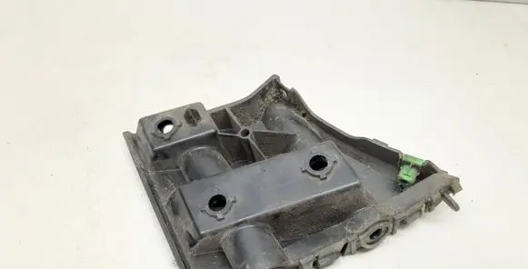 Front bumper mounting bracket